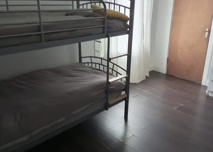 House Of Gold Hostel *